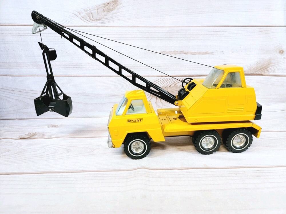 Nylint Vintage Pressed Steel Crane Truck 1:18 Scale Yellow Black Construction